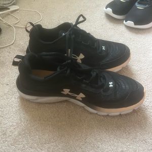 Size 10 Under Armour shoes. :)